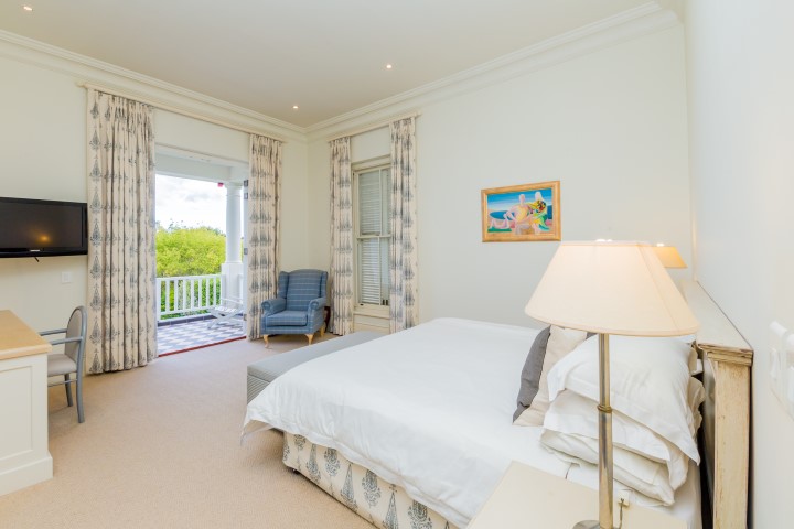 5 Bedroom Property for Sale in Constantia Western Cape